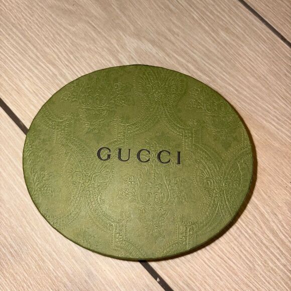 Gucci Silver key /lock for luggage or bag can use as bag charm or jewlery - Picture 4 of 4